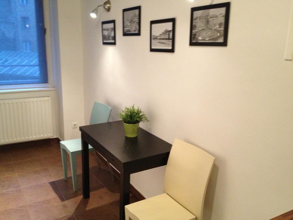 Private Apartment Centertown Budapest Room photo